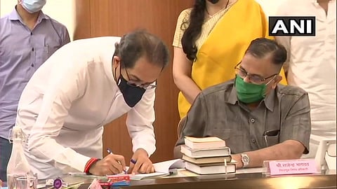 मोठी बातमी - मुख्यमंत्री उद्धव ठाकरे यांच्याकडून उमेदवारी अर्ज दाखल...