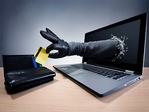 Online fraud of three in the city