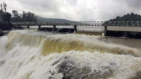 due to heavy rain panchganga river water level increased in kolhapur