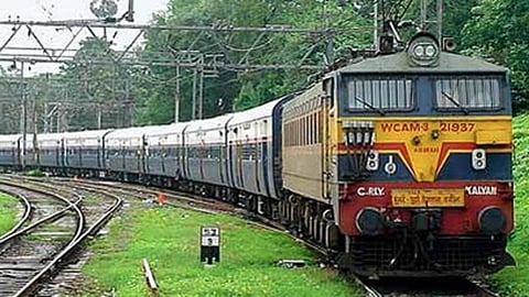 डेक्कन क्वीनमधील पदार्थ निकृष्ट