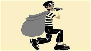 theft of gold worth millions rs in ravivar Peth Pune