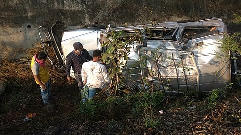 accident in sangli nerle of one family two person dead in accident