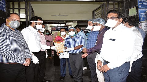 सहा महिन्याच्या चिमुकलीने कोरोनाला हरवले...