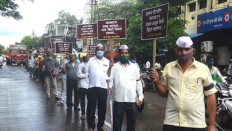 Silent March Of Hoteliers In Gadhinglaj Kolhapur Marathi News