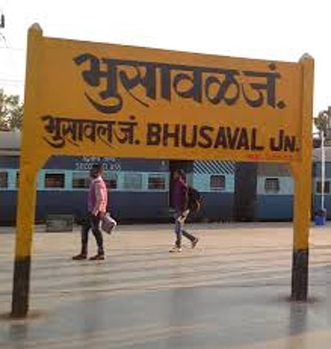 रागाच्या भरात घरातून निघाली आणि भुसावळ स्टेशनमध्ये टी.सी स्टॉफच्या सतर्कतेमूळे सापडली