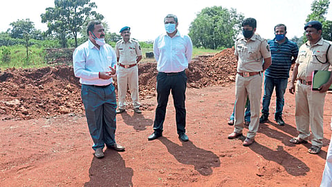 Order to close unnecessary roads in the sanctuary