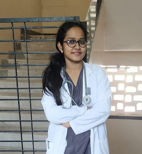 Dr Lubna from kolhapur serving gynecologist in Mumbai serving in the Corona period