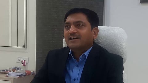परदेशातून जिल्ह्यात आलेल्यांचे होणार सर्व्हेक्षण : जिल्हाधिकारी डॉ.ढाकणे