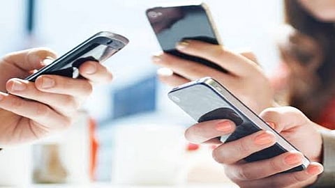 'या' नागरिकांना मिळाली ऑनलाईन मोबाईल, टीव्ही, फ्रिज विकत घेण्याची मुभा...