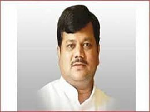 Opposition leader Praveen Darekar was very angry with the government and said ...