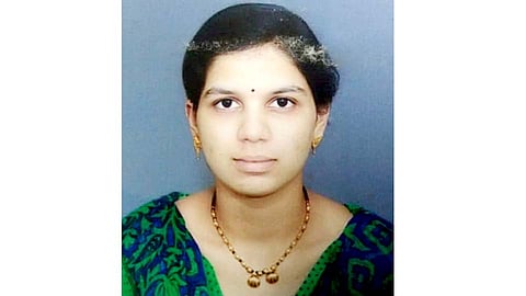 तिनं तान्हुल्याला सांभाळून पटकाविला बारावीत दुसरा क्रमांक; चिंचवडमधील या महिलेची कहाणी वाचा