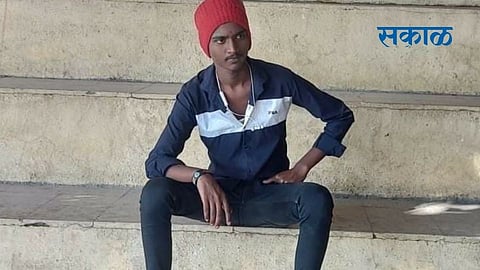 पुणे-सोलापूर महामार्गावरील थेऊर फाटा येथील अपघातात तरुणाचा जागेवरच मृत्यू