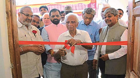 पोलादपूर : रौप्य महोत्सव सोहळ्यानिमित्त साने गुरुजी विद्यालयाच्या तिसऱ्या इमारतीचे उद्घाटन करण्यात आले.