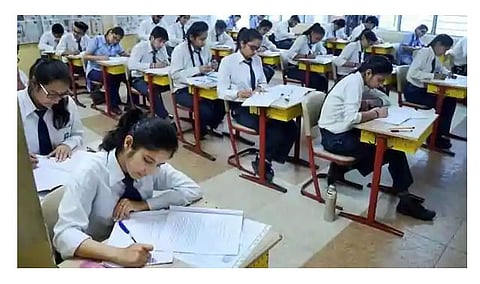 बारावीच्या प्रश्नपत्रिकांचा आराखडा नसल्याने शिक्षकांच्या अडचणी वाढल्या