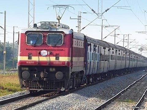 मुंबई, पुण्याहून धावणार सहा जोडी विशेष रेल्वेगाड्या