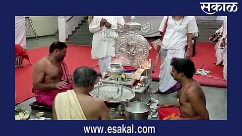 wari 2020 mauli paduka will reach pandharpur by helicopter or bus