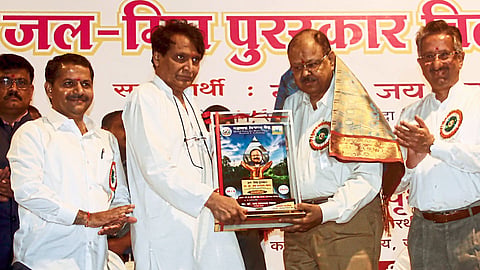 'रेल्वेच्या जमिनींवरील जलस्रोत पुनरुज्जीवित करणार'