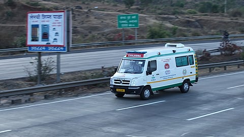 कोरोना संकटात '108' रुग्णवाहिकेची धाव; मुंबईसह राज्यातील रुग्णांना मिळाला मोठा आधार