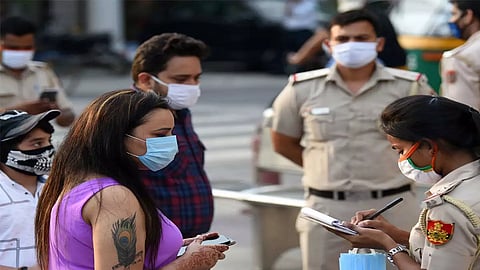 विनामास्क फिरणाऱ्यांवर दंडुका! BMC पोलिस संरक्षणात कारवाई करणार