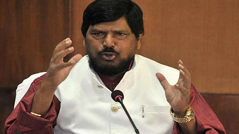 सत्तेत असणाऱ्या शिवसेनेने धमकी देणे योग्य नाही; कोण देतंय कंगनाला संरक्षण? वाचा