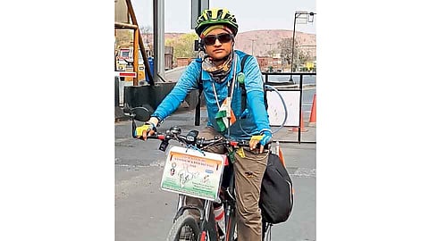 प्रतिभाचा काश्मीर ते कन्याकुमारी सायकल प्रवास