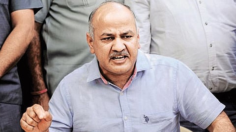 AAPs Manish Sisodia trailing behind BJPs Ravi Negi by 1576 votes