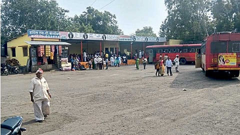 बसस्थानक.