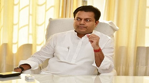 मनोरंजन क्षेत्राला उद्योगाचा दर्जा देण्याबाबतचा प्रस्ताव तातडीने सादर करावा - अमित देशमुख