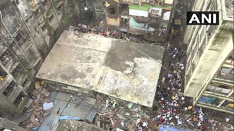 भिवंडी इमारत दुर्घटनाः चिमुकल्याला जीवदान, पाहा अंगावर काटा येणारा व्हिडिओ