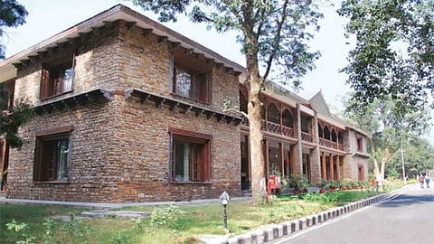 CM Bunglow