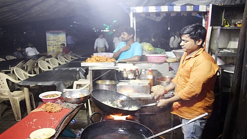 खवय्यांना विविध खाद्यपदार्थांची पर्वणी