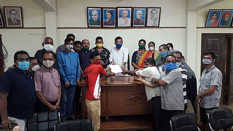 The merchants met the mayor sawantwadi sindhudurg
