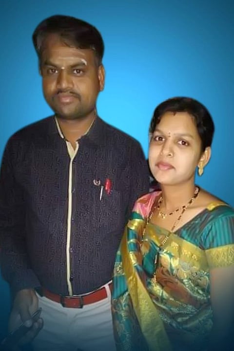 Why did husband and wife commit suicide in Mohol