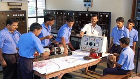 Manpower is not available for Skill development scheme in Vidarbha region