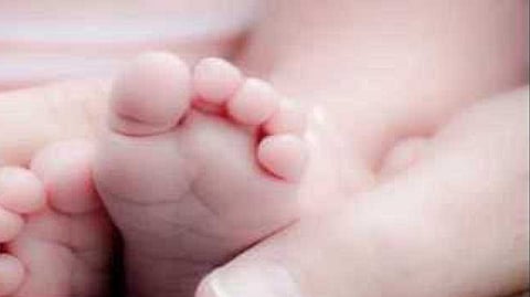 Dead female infant found in sewer jalgaon news