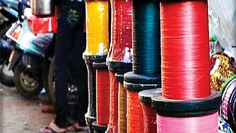 Nylon manja being sold at Sinnar in defiance of the district Collectors order nashik marathi news