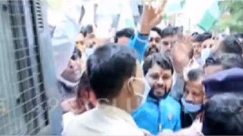 police stopped swabhimani party people to protest in Nagpur