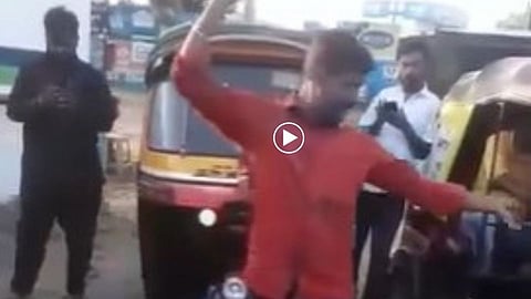baramatikar auto rikshaw driver dance on marathi lavani aata vajali ki bara