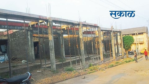 Despite the funds, the work on the shop floor in Mangle stalled