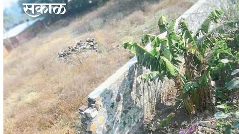 Work on Lingayat cemetery wall in Mangle has been incomplete