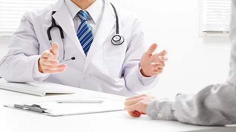 Doctor criticized doctor on giving bad treatment to patients