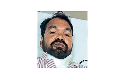 women attacked on Christian priests with a knife in kolhapur