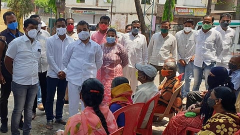 एका दिवसांत 31 हजार 505 नागरिकांनी घेतली लस; पालकमंत्र्याचा केंद्रावर दाैरा
