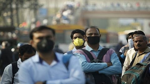 खासगी वाहनातून फिरताना आता मास्क न लावता बिनधास्त फिरा, कारवाई होणार नाही