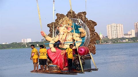 समुद्रात मुर्ती विसर्जनाबाबत आली सर्वात मोठी बातमी; जाणून घ्या BMC ने काय दिल्या आहेत सूचना