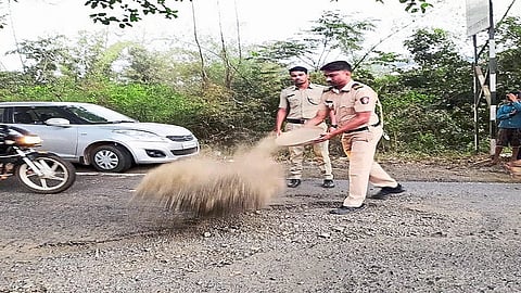 In Ajara, The Police Filled The Pits Kolhapur Marathi News