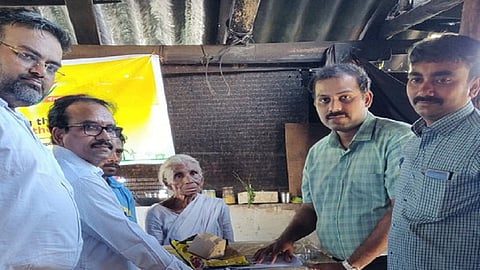 आनंद महिंद्रांच्या ट्विटनंतर इडली आजींना पाहा काय मिळाले?