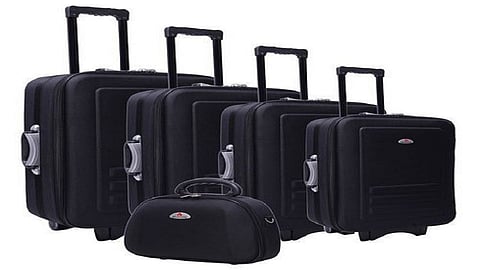 4000 travel bag are available in market for buyers prices also high from 1000 to 1 lakh in kolhapur