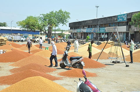 bajar samiti.j