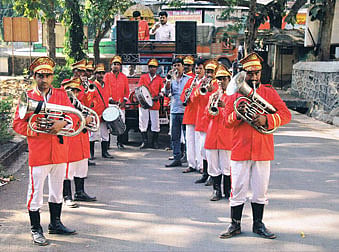 Band in Ganeshotsav; The question of subsistence of artists with instruments